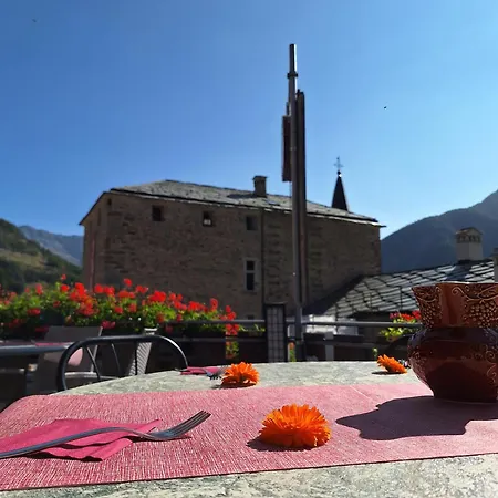 La Vieille Cloche * 萨伊恩特-雷米-恩-博塞斯