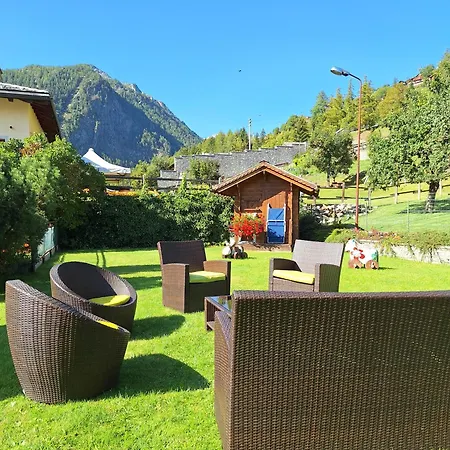 La Vieille Cloche * 萨伊恩特-雷米-恩-博塞斯