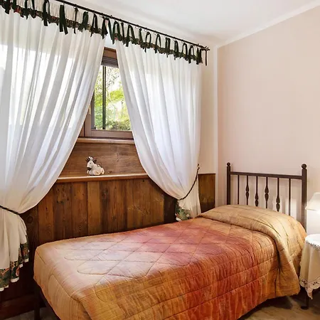 度假居 La Vieille Cloche 萨伊恩特-雷米-恩-博塞斯